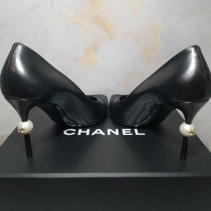 CHANEL PARIS IN ROME PEARL HEELS US10/EU42